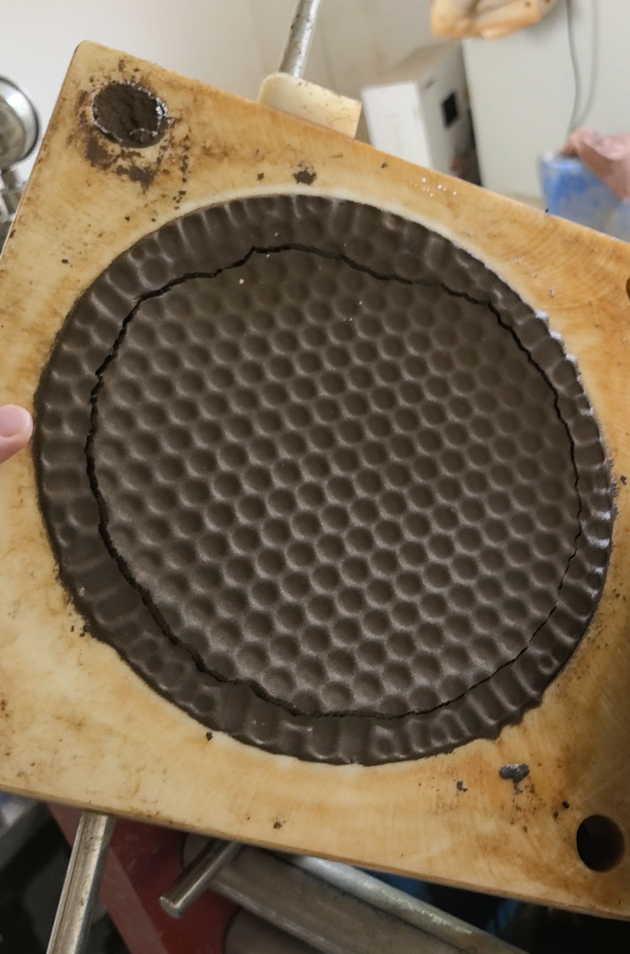 污泥处理药剂的投加量如何计算？